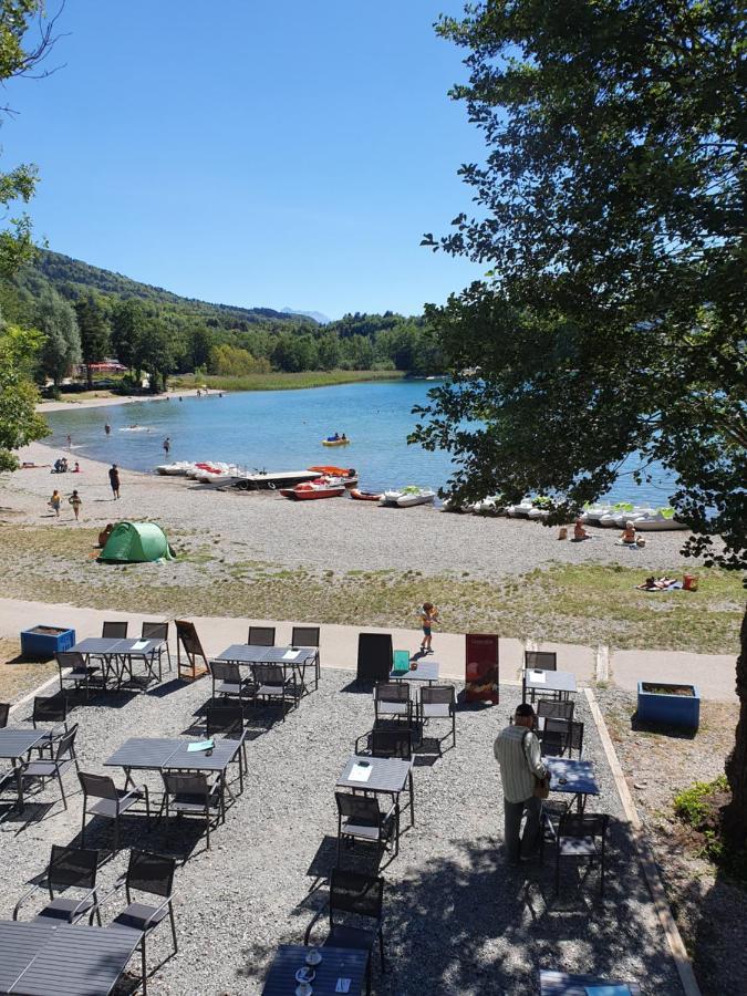 Le Grand Lac Hotel Bar Restaurant Laffrey Exteriör bild